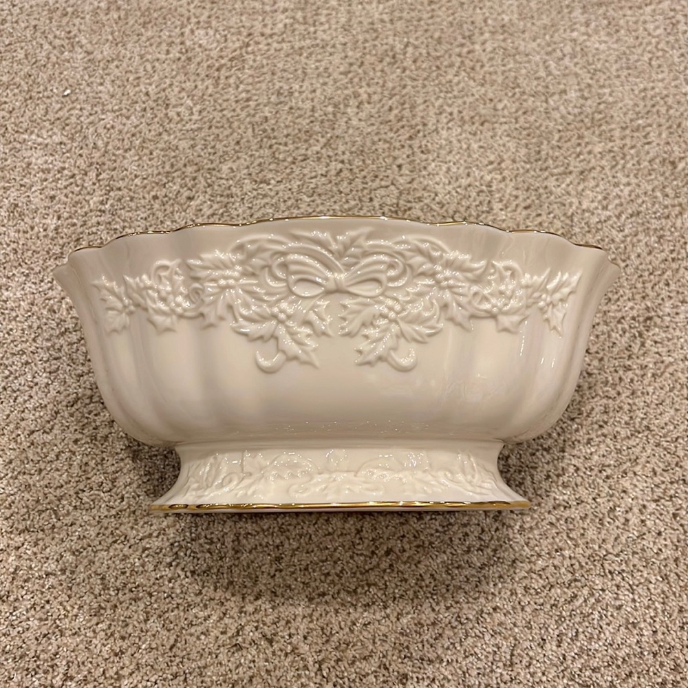 Lenox serving bowl